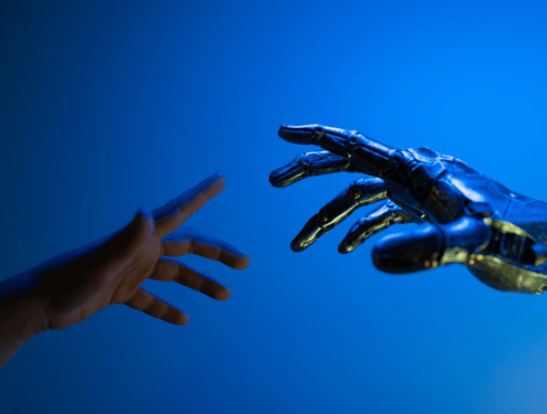 insan koç ve yapay zeka koçluk araçlarının karşılaştırması Title: AI Koçluk Araçları vs İnsan Koçlar — FurtherUp Caption: Hibrit koçluk modeli: teknoloji süreci taşır, insan koç süreci yönlendirir.